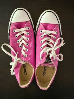 Hot pink converse 7.5 women’s